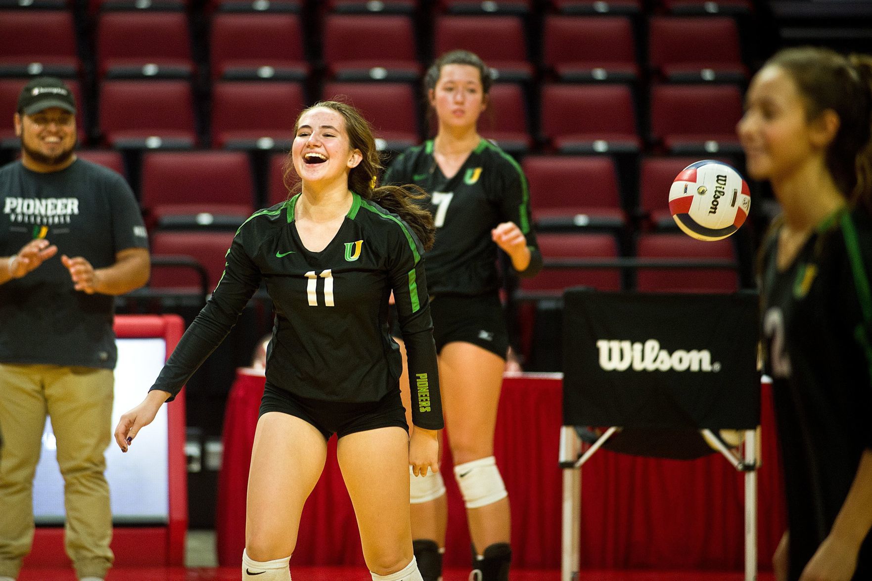 111519-blm-spt-13uhvolley